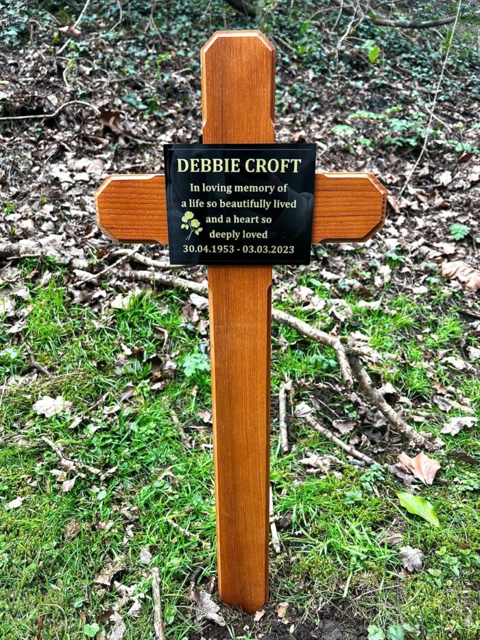 Wooden Cross with Deluxe Inscription Plaque - Image 3